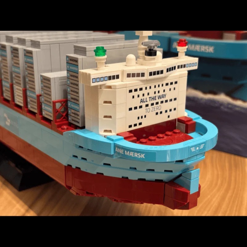 New 2026 Dual-Fuel Container V - đánh giá và giá Model Kit Lego